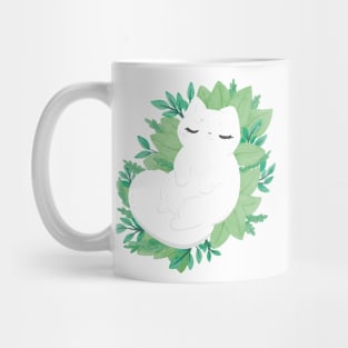 Chilling in the leaves kitty Mug